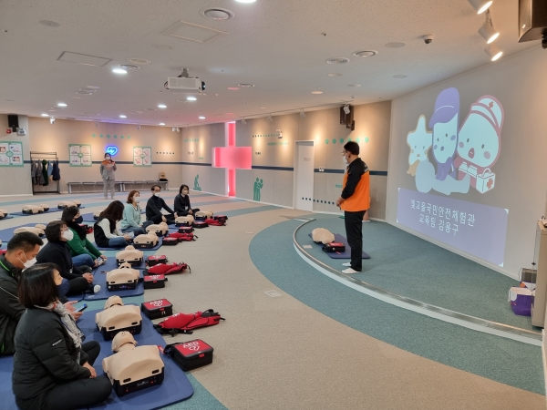 ▲담양군은 지난 3일 담양군긴급자원봉사지원단 봉사자 대상으로 재난안전체험 교육을 실시했다.(사진제공=담양군)