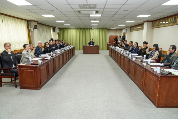 ▲목포시가 오는 9월 개최 예정인 목포문학박람회를 추진할 자문단과 집행위원회를 구성·위촉하고 문학박람회 준비의 본격 시작을 알렸다.(사진제공=목포시)