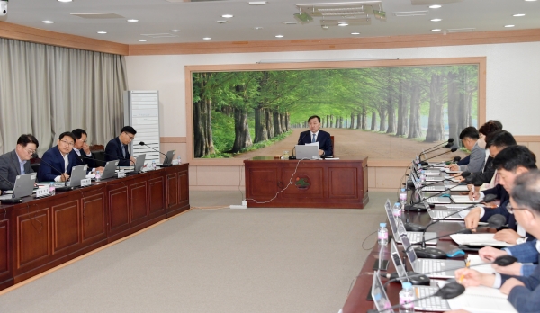 ▲담양군은 3일 군청 영상회의실에서 4월 정례조회를 개최했다.(사진제공=담양군)