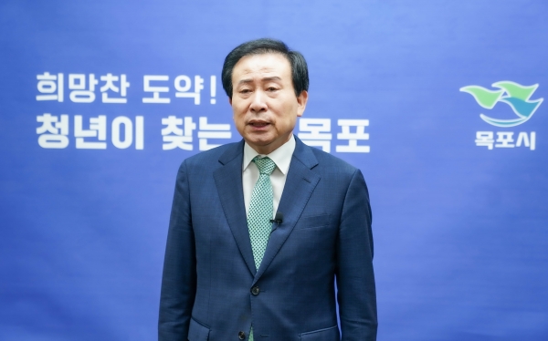 ▲박홍률 목포시장이 태원여객·유진운수 시내버스 경영포기 의사 발표와 관련해 입장을 밝히고 시내버스 정상운행에 대한 향후 방침을 밝혔다.(사진제공=목포시)