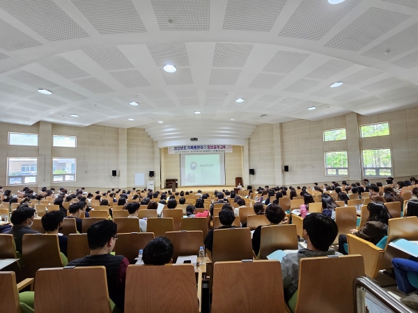 ▲광주시교육청이 21일 ‘2023년도 기록물관리 및 정보공개 담당자 교육’을 실시했다.(사진제공=광주광역시교육청)