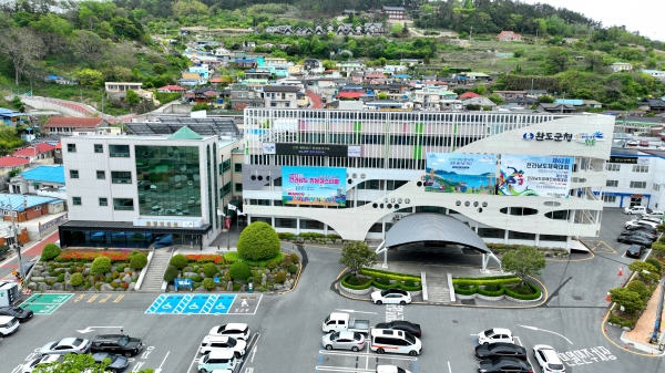 ▲완도군청 전경(사진제공=완도군)