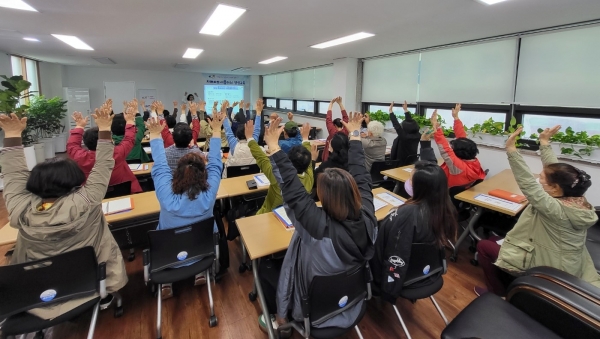 ▲무안군 치매안심센터는 25일 치매 파트너 양성 교육을 실시했다.(사진제공=무안군)