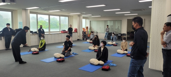 ▲광주시교육청이 3일 광주소방학교에서 제1기 학교안전담당자 체험 연수를 실시했다.(사진제공=광주광역시교육청)