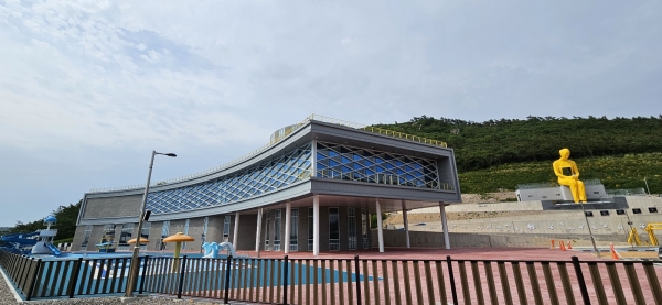 ▲진도군이 국민들의 해양 안전의식을 높이기 위해 ‘진도군 국민해양안전관 체험 프로그램 및 유스호스텔’ 운영·관리를 위한 위탁 운영자를 모집한다.(사진제공=진도군)
