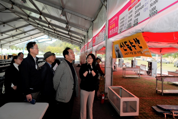 ▲진도군이 ‘2023년 대한민국 안전대전환’ 기간을 맞아 민간 전문가와 합동 현장점검에 나섰다.(사진제공=진도군)