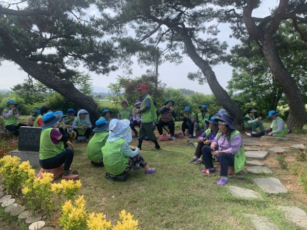 ▲장성군이 혹서기를 대비해 노인일자리사업 폭염대책을 본격 추진한다.(사진제공=장성군)
