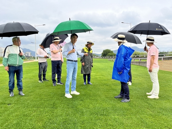 ▲노관규 순천시장이 조직위 관계 부서와 함께 그린아일랜드 안전 점검에 나섰다.(사진제공=순천시)