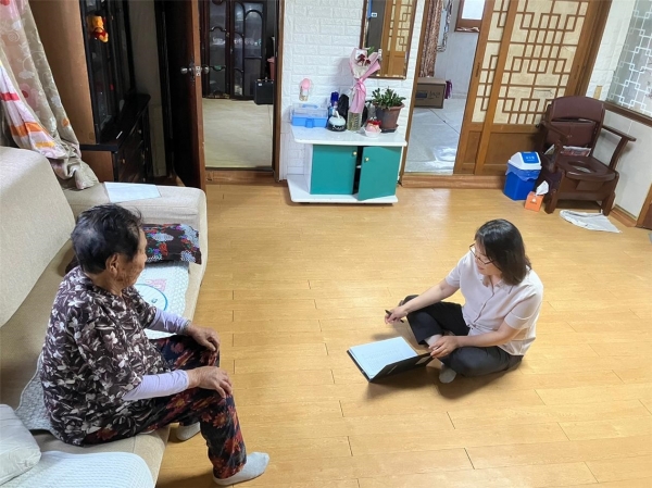 ▲복지대상 권리구제 확인조사(사진제공=장흥군)