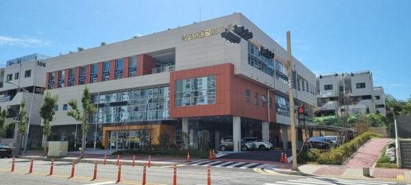 ▲목포시가 지역서점 바로대출서비스를 확대해 독서문화분위기를 높이고 있다. (사진제공=목포)