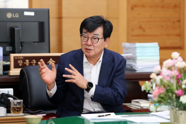 ▲김성 장흥군수(사진제공=장흥군)
