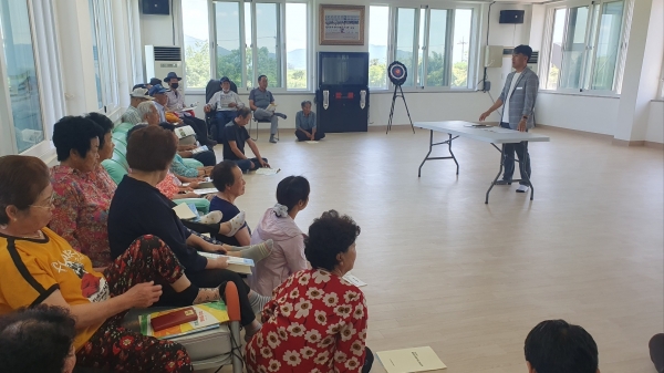 ▲고흥군은 찾아가는 여름철 현장 영농 기술교육을 실시했다.(사진제공=고흥군)