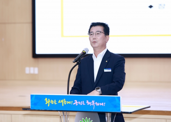 ▲지난 7월 3일 취임한 강종철 부군수가 화순군청 대회의실에서 취임사를 말하고 있다. (사진제공=화순군)