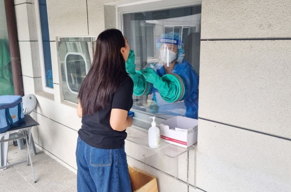 ▲담양군은 오는 31일을 기점으로 코로나19 감염병 등급이 2급에서 4급으로 하향 조정됨에 따라 고위험군 보호 중심의 방역 조치로 전환한다.(사진제공=담양군)
