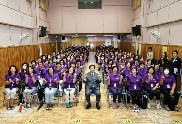 ▲고흥군은 30일 노인맞춤돌봄서비스 수행인력 전담사회복지 및 생활지원사 198명을 대상으로 역량강화 교육을 실시했다.(사진제공=고흥군)