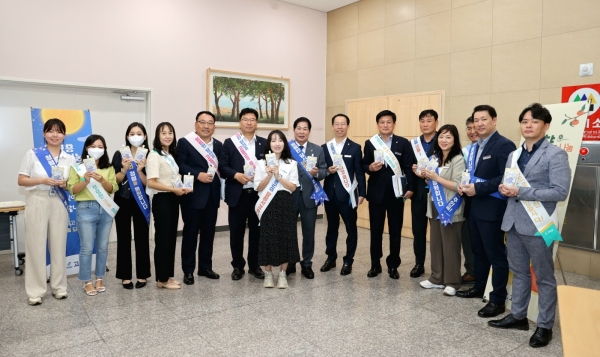 ▲고흥군은 4일 ‘2023년 고흥 향(香) 나눔 청렴 캠페인’을 실시했다.(사진제공=고흥군)