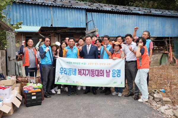 ▲무안군은 지난 12일 일로읍에 사시는 독거노인가구를 방문하여 집 안 대청소를 실시했다.(사진제공=무안군)