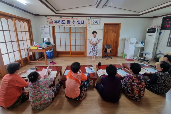 ▲고흥군은 2023년 찾아가는 성인문해교육을 운영하고 있다(사진제공=고흥군)