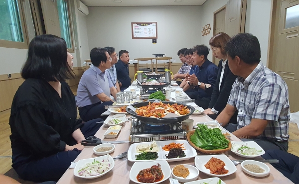 ▲강진쌀 활성화 방안을 모색하기 위해 간담회가 열렸다.(사진제공=강진군)