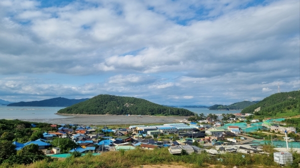 ▲금일읍 동송마을 전경(사진제공=완도군)