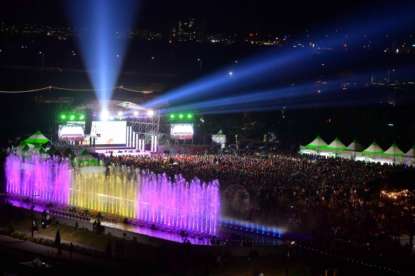 △지난 14일 황룡강 가을꽃축제 현장(사진제공=장성군)