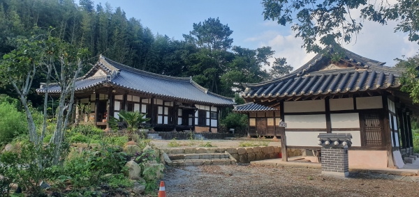 ▲보성군 향토문화유산 제10호 강골마을 아치실댁(사진제공=보성군)