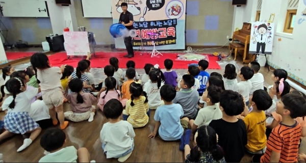 △장흥군보건소는 지역 아동·청소년을 대상으로 ‘찾아가는 흡연·음주 예방 교실’을 운영하고 있다.(사진제공=장흥군)