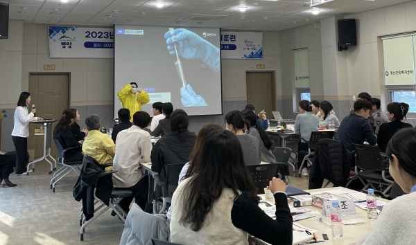 ▲영암군보건소가 지난 14일 영암경찰서, 영암소방서와 합동으로 ‘생물테러 대비·대응 소규모 모의훈련’을 진행했다.(사진제공=영암군)