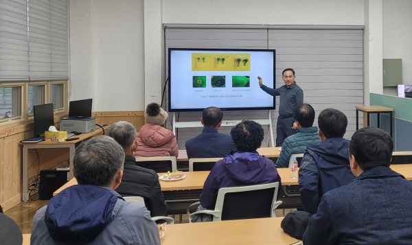 ▲영암군농업기술센터가 지난 17일 ‘2023년 무화과 시험연구사업 결과보고회’를 열었다.(사진제공=영암군)