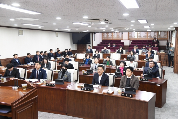 ▲12월 20일 제273회 제2차 정례회 제3차 본회의를 마지막으로 지난 11월 24일부터 진행된 27일간의 정례회 일정을 모두 마무리했다.(사진제공=순천시의회)