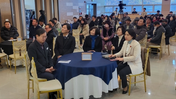 ▲2023 순천 매실‘지금 매 순간’소통광장 특별한 파티가 22일 오후 순천시 가곡동 해피락 2층에서 성황리에 열렸다.(사진=이기장 기자)