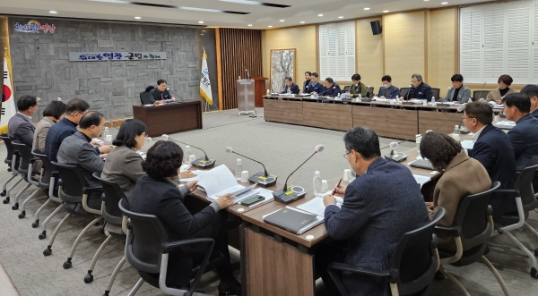 ▲영광군은 27일 김정섭 부군수 주재로 `2025년도 국비 건의사업 발굴 보고회'를 개최했다.(사진제공=영광군)