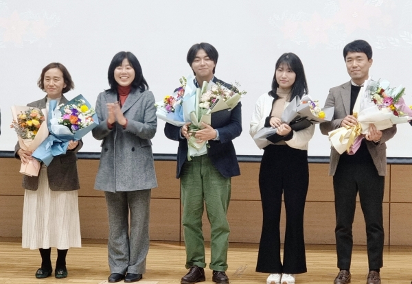 ▲구례군은 전라남도 주관 사회혁신 공모사업 성과 공유회에서 ‘구례군 자라는 공동체’가 추진한 ‘구례스러운 문화 만들기’사업이 우수사례에 선정됐다.(사진제공=구례군)