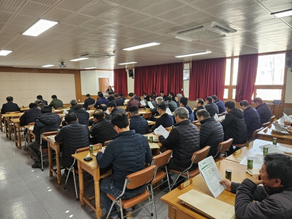 ▲무안군 해제면은 지난 11일 마을이장이 참석한 가운데 갑진년 새해 첫 이장회의를 개최했다.(사진제공=무안군)