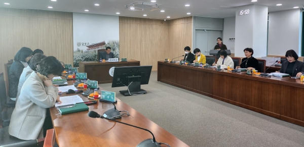 ▲담양군은 지난 16일 ‘담양형 향촌돌봄 사업’ 간담회를 진행했다.(사진제공=담양군)