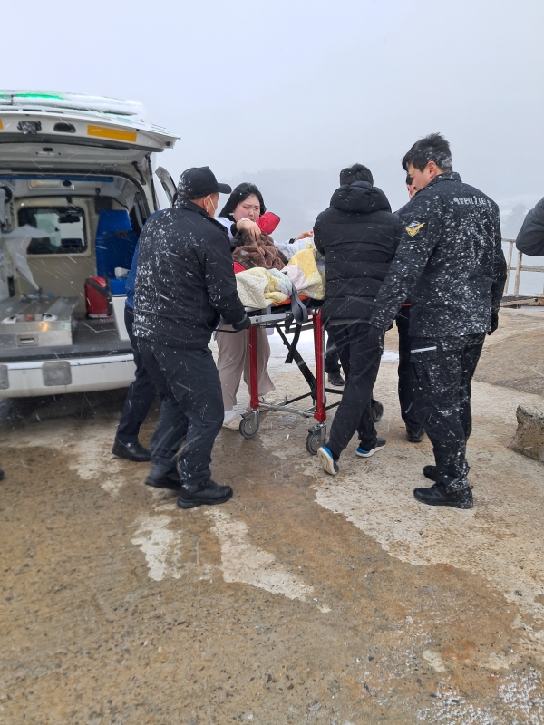 ▲진도군 조도보건지소가 24시간 응급의료 체계 유지로 섬 주민들을 위해 일차보건의료 서비스를 제공하고 있다.(사진제공=진도군)