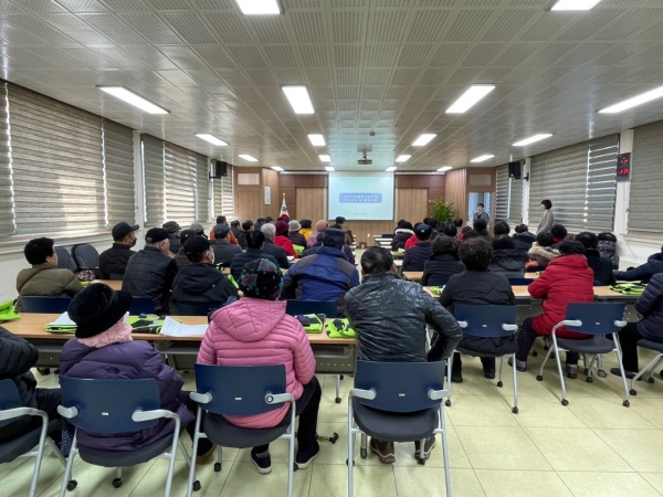 ▲무안군 일로읍은 지난 25일 2024년 노인일자리 참여자 활동·안전교육을 실시했다.(사진제공=무안군)