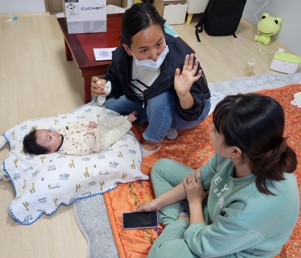 ▲진도군이 보건복지부 공모사업인 ‘생애초기 건강관리사업’ 실시로 대상자의 연이은 호평을 받고 있다.(사진제공=진도군)