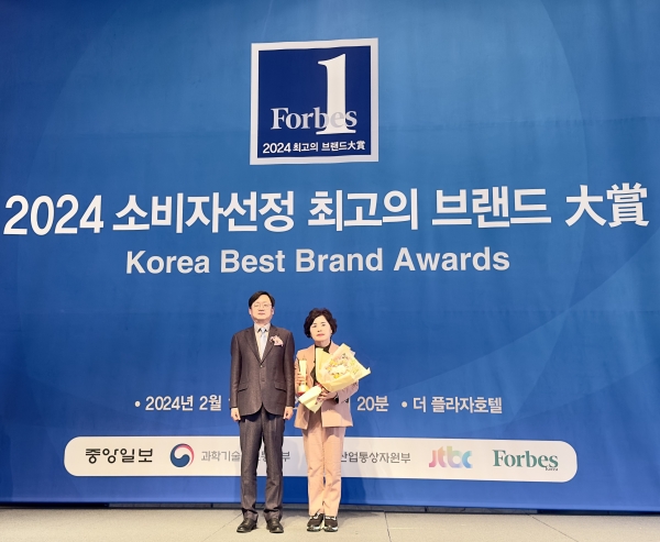 ▲목포해상케이블카(주)는 지난 1일 ‘2024 소비자 선정 최고의 브랜드 대상’ 4년 연속 수상의 쾌거를 이뤘다.(사진제공=목포해상케이블카)