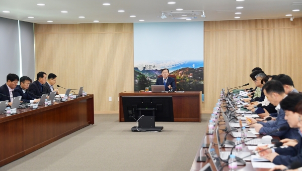 ▲담양군은 1일 군청 송강정실에서 4월 정례조회를 개최했다.(사진제공=담양군)