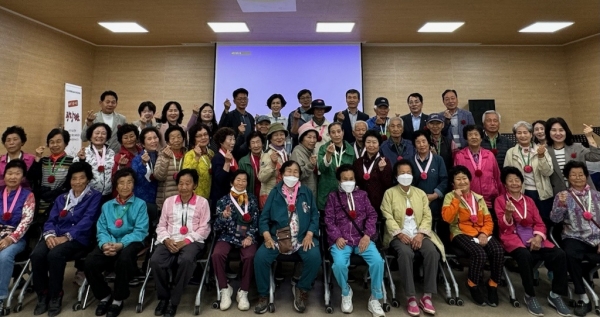 ▲담양군 대덕면은 지난 8일 노인일자리사업 참여 어르신 대상으로 안전교육을 실시했다.(사진제공=담양군)