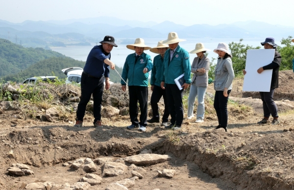 ▲고흥군은 지난 21일 남양면에 위치한 남양리산성의 시굴조사를 마쳤다.(사진제공=고흥군)