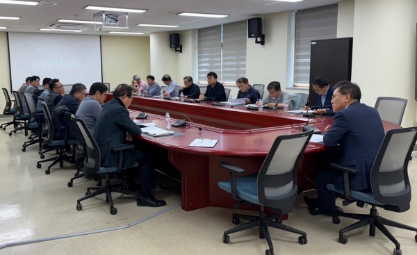 ▲무안군은 지난 20일 공동주택 건설현장 관계자들과 간담회를 개최했다.(사진제공=무안군)