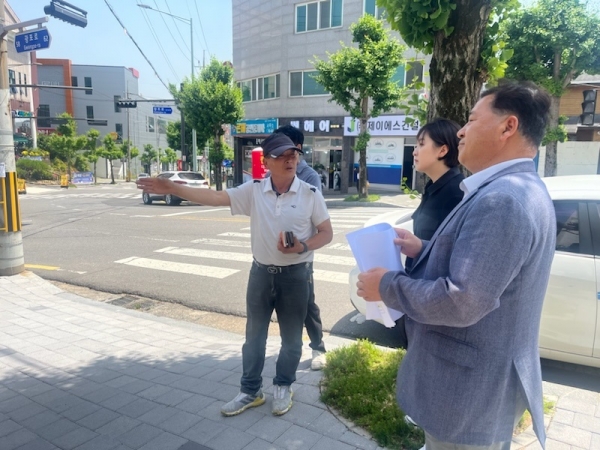 ▲광양시는 ‘2024년 청정전남 으뜸마을 만들기’의 원활한 추진을 위해 현장 컨설팅을 실시했다.(사진제공=광양시)