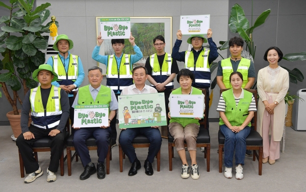 ▲담양군은 일상 속 플라스틱 사용 줄이기 실천을 다짐하는 ‘바이바이 플라스틱 챌린지’에 동참했다.(사진제공=담양군)