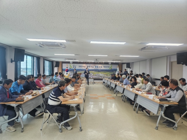▲영암군이 지난 25일 마을이장들이 참석한 가운데 ‘찾아가는 청렴교육’을 실시했다.(사진제공=영암군)