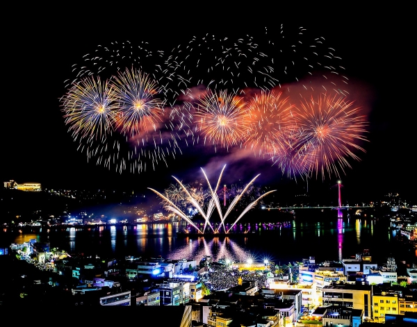 ▲여수밤바다불꽃축제(사진제공=여수시)