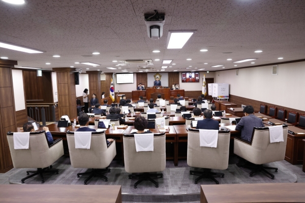 ▲순천시의회가 2일 제279회 임시회 제2차 본회의를 열어 각 상임위원회 위원장과 부위원장을 선출하고 위원을 선임했다.(사진제공=순천시의회)