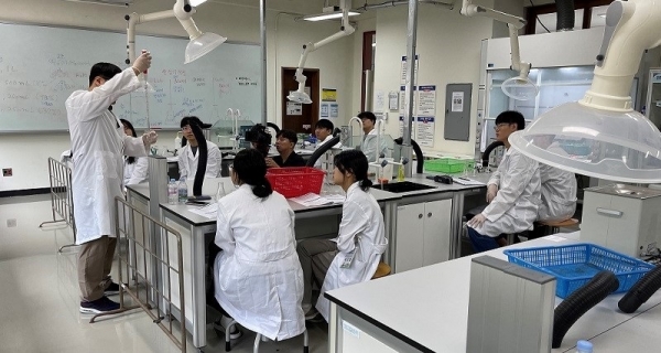 ▲지역 대학・기관과 연계한 공동교육과정 ‘꿈키움캠퍼스’ 강좌가 진행되고 있다.(사진제공=전라남도교육청)