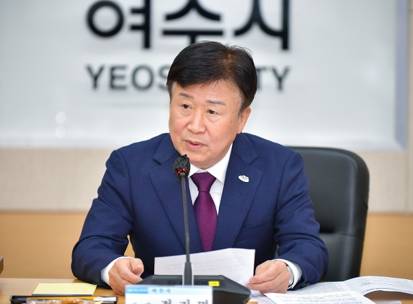 ▲정기명 여수시장이 ‘여수형 기본소득 모델’을 준비해 온 것으로 알려져 주목된다.(사진제공=여수시)